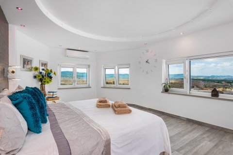 Продажа виллы Сан-Мигель-де-Салинас, Аликанте, Испания 6 спален, 330м2 №113871 - фото 3