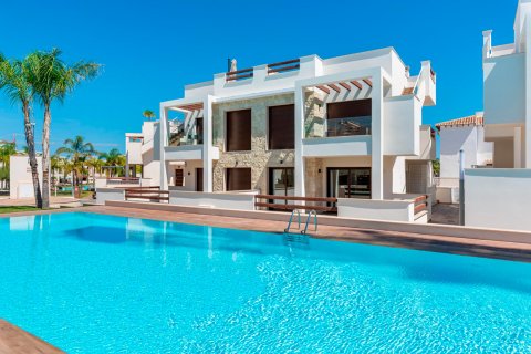 Bungalow till salu Torrevieja, Alicante, Spanien 3 sovrum, 70 kvm. Nr. 76788 - foto 1