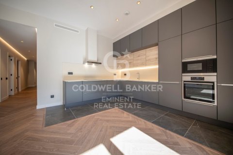 Apartamento en venta en Barcelona, España 4 dormitorios, 150 m2 No. 157240 - foto 4