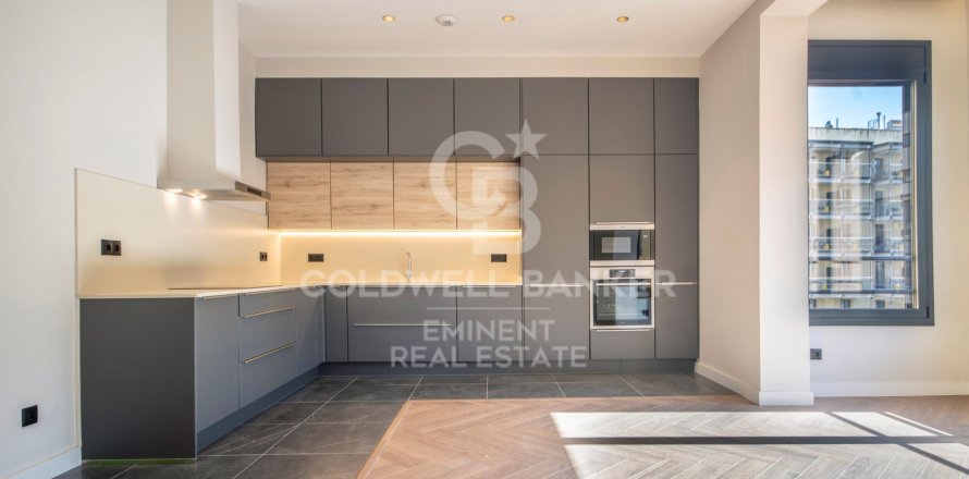 Apartamento en Barcelona, España 4 dormitorios, 150 m2 No. 157240