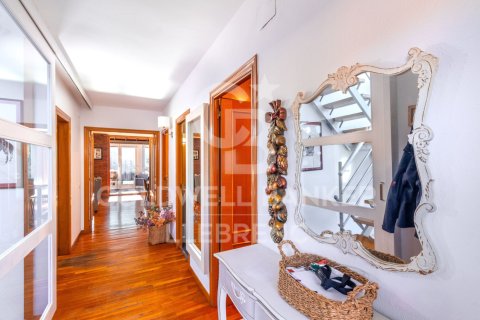 House for sale in Sant Cugat Del Valles, Barcelona, Spain 5 bedrooms, 290 sq.m. No. 157238 - photo 18