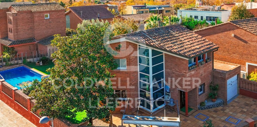 House in Sant Cugat Del Valles, Barcelona, Spain 5 bedrooms, 290 sq.m. No. 157238