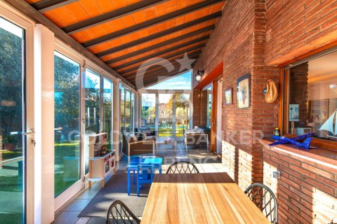 House for sale in Sant Cugat Del Valles, Barcelona, Spain 5 bedrooms, 290 sq.m. No. 157238 - photo 15