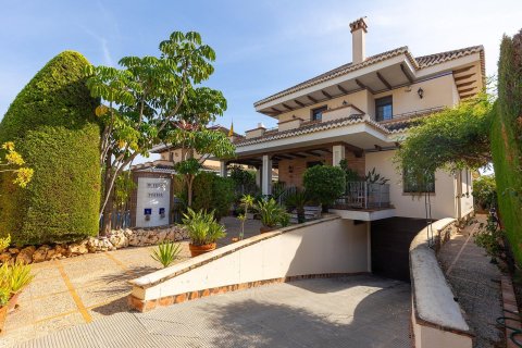 Villa for sale La Veleta, Alicante, Spain 7 bedrooms, 800 sq.m. No. 139313 - photo 3