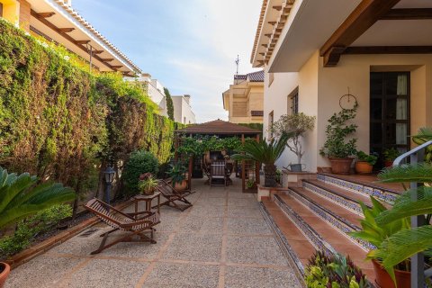 Villa for sale La Veleta, Alicante, Spain 7 bedrooms, 800 sq.m. No. 139313 - photo 8