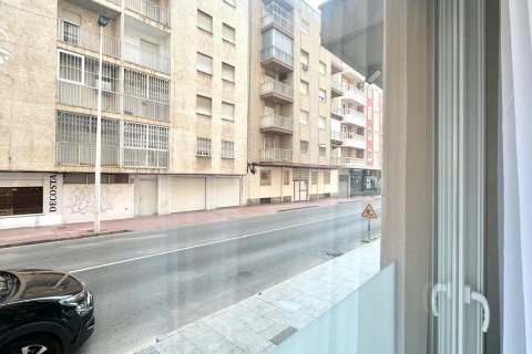 Lägenhet till salu Torrevieja, Alicante, Spanien 2 sovrum, 100 kvm. Nr. 139309 - foto 7