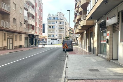 Lägenhet till salu Torrevieja, Alicante, Spanien 2 sovrum, 100 kvm. Nr. 139309 - foto 2