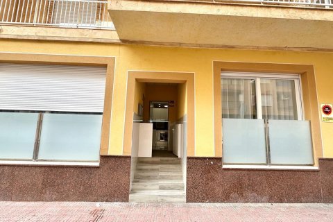 Lägenhet till salu Torrevieja, Alicante, Spanien 2 sovrum, 100 kvm. Nr. 139309 - foto 3