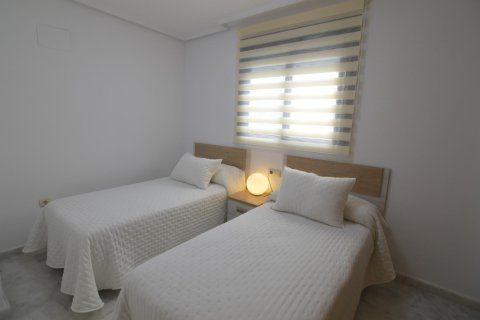 Lägenhet till salu Torrevieja, Alicante, Spanien 3 sovrum, 105 kvm. Nr. 139311 - foto 8