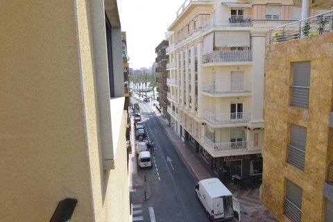 Lägenhet till salu Torrevieja, Alicante, Spanien 3 sovrum, 105 kvm. Nr. 139311 - foto 5