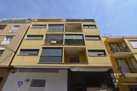Lägenhet till salu Torrevieja, Alicante, Spanien 3 sovrum, 105 kvm. Nr. 139311 - foto 17