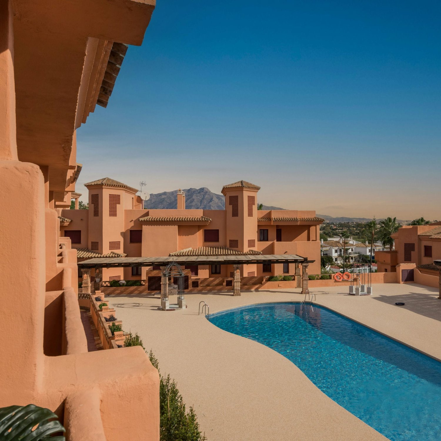 Appartamento a Benahavis, Malaga, Spagna 3 camere da letto, 131 mq. N° 137052