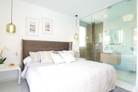 Villa till salu i Torrevieja, Alicante, Spanien 3 sovrum, 117 kvm. Nr. 144717 - foto 24