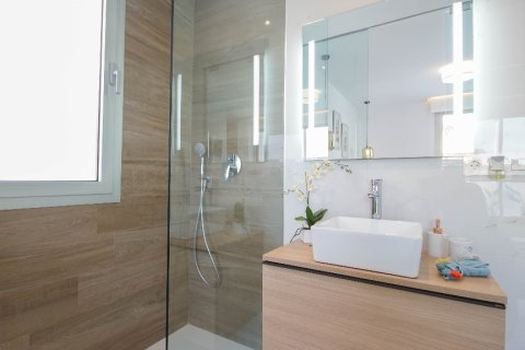 Villa till salu i Torrevieja, Alicante, Spanien 3 sovrum, 117 kvm. Nr. 144717 - foto 25