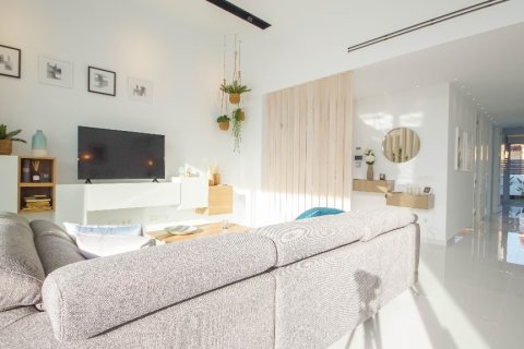 Villa till salu i Torrevieja, Alicante, Spanien 3 sovrum, 117 kvm. Nr. 144717 - foto 12