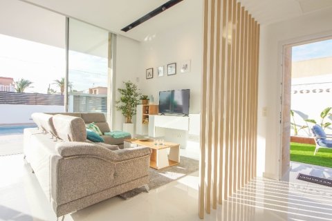 Villa till salu i Torrevieja, Alicante, Spanien 3 sovrum, 117 kvm. Nr. 144717 - foto 10