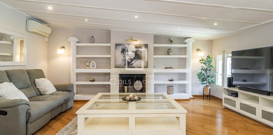 Dzīvoklis Barcelona, Spānijā 4 istabas, 261 m2 Nr. 168935
