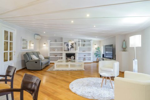 Dzīvoklis pārdošanā Barcelona, Spānijā 4 istabas, 261 m2 Nr. 168935 - attēls 2