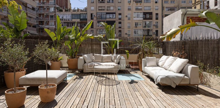 Apartamento en Barcelona, España 3 dormitorios, 150 m2 No. 168933