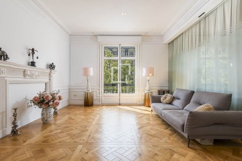 Dzīvoklis pārdošanā Barcelona, Spānijā 5 istabas, 302 m2 Nr. 168930 - attēls 2