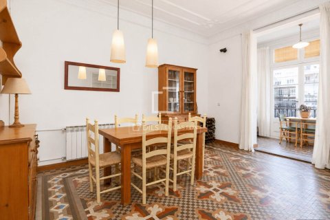 Huoneisto myytävänä Barcelona, Espanja, 3 makuuhuonetta, 156 m2 No. 168934 - kuva 19