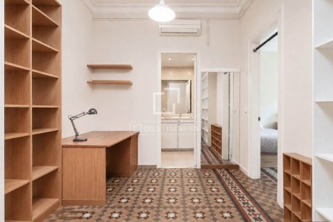 Huoneisto myytävänä Barcelona, Espanja, 3 makuuhuonetta, 156 m2 No. 168934 - kuva 13
