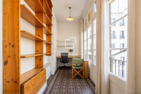 Huoneisto myytävänä Barcelona, Espanja, 3 makuuhuonetta, 156 m2 No. 168934 - kuva 11