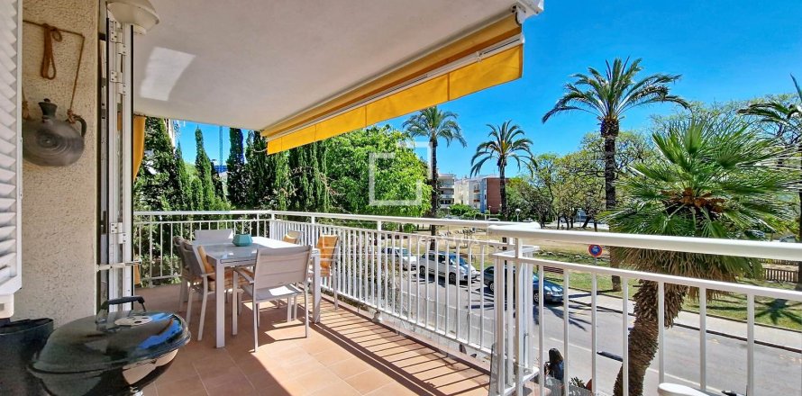 Apartment in Vilanova i la Geltru, Barcelona, Spain 3 bedrooms, 93 sq.m. No. 168931
