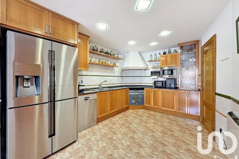 Hus till salu i Pineda de Mar, Barcelona, Spanien 5 sovrum, 469 kvm. Nr. 153378 - foto 6