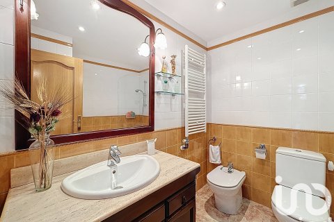 Hus till salu i Pineda de Mar, Barcelona, Spanien 5 sovrum, 469 kvm. Nr. 153378 - foto 24