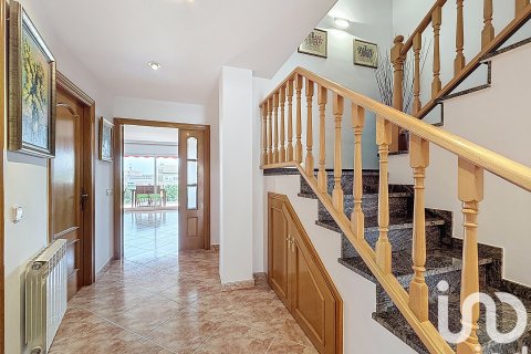 Hus till salu i Pineda de Mar, Barcelona, Spanien 5 sovrum, 469 kvm. Nr. 153378 - foto 11