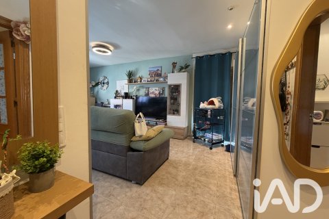 Apartment for sale in Tàrrega, Lleida, Spain 3 bedrooms, 94 sq.m. No. 188202 - photo 3
