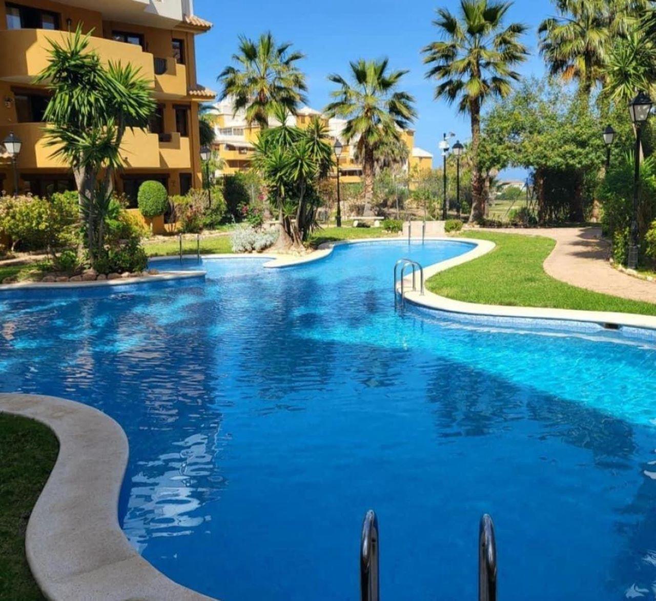Huoneisto Punta Prima, Alicante, Espanja 2 makuuhuonetta, 156 m2 No. 195473