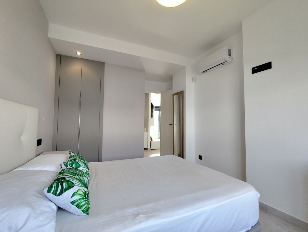 Apartamento en Guardamar del Segura, Alicante, España 3 dormitorios, 94 m2 No. 195477