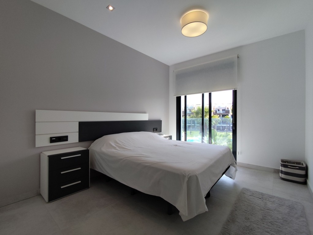 Apartamento en Guardamar del Segura, Alicante, España 3 dormitorios, 94 m2 No. 195477