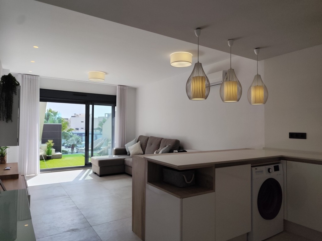 Apartamento en Guardamar del Segura, Alicante, España 3 dormitorios, 94 m2 No. 195477