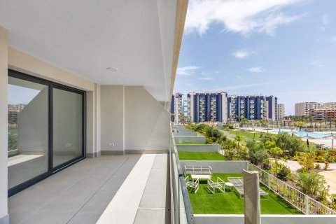 Apartment à Punta Prima, Alicante, Espagne 2 chambres, 61 m2 No. 195474