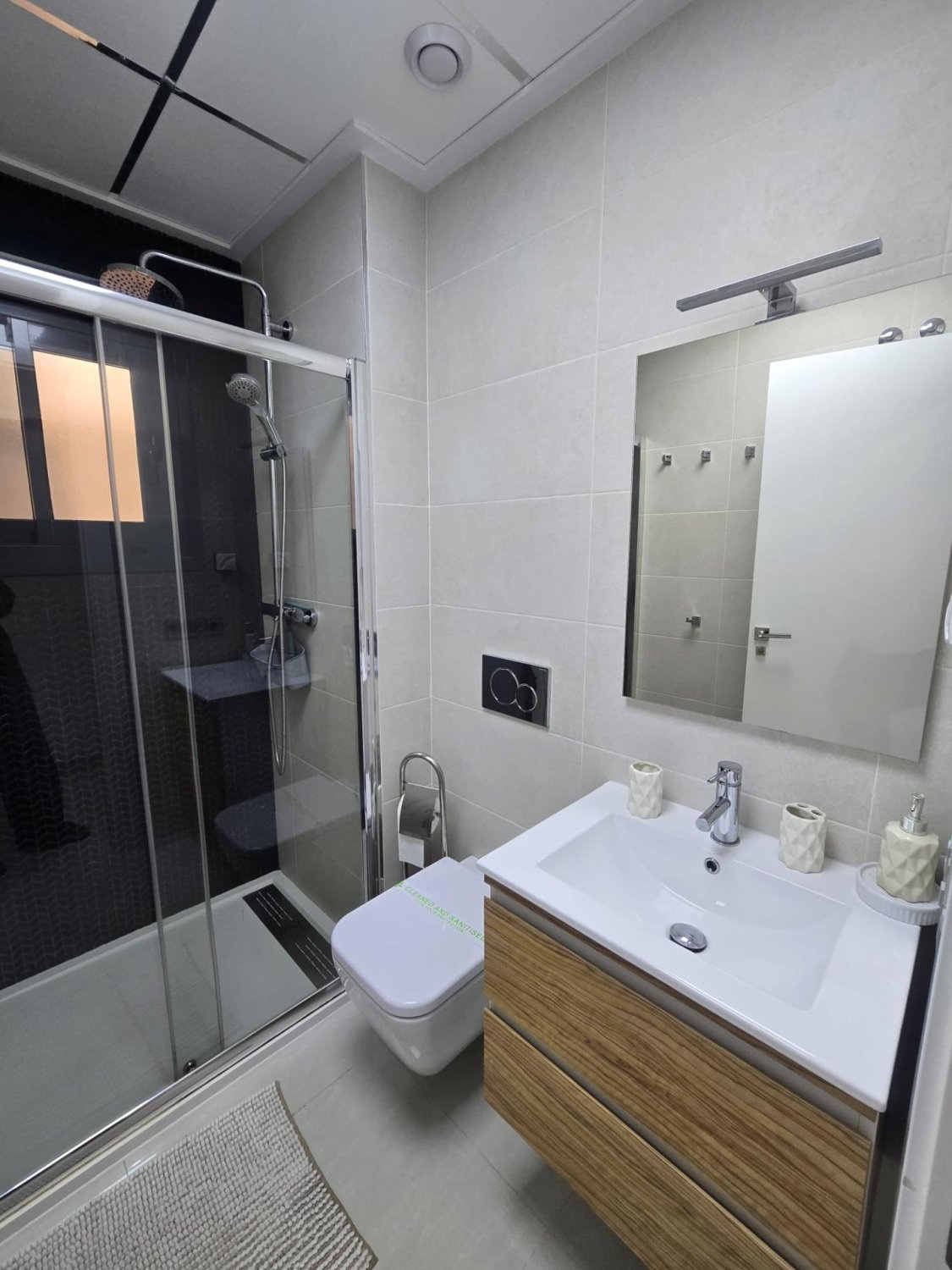 Apartamento en Torrevieja, Alicante, España 2 dormitorios, 55 m2 No. 195472