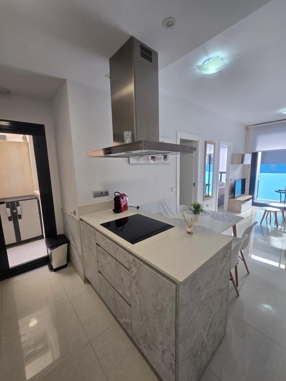 Apartamento en Torrevieja, Alicante, España 2 dormitorios, 55 m2 No. 195472