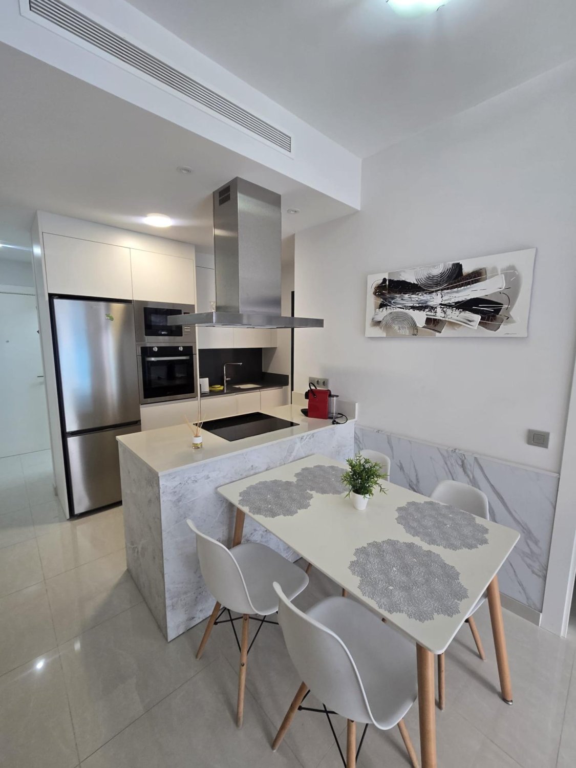 Apartamento en Torrevieja, Alicante, España 2 dormitorios, 55 m2 No. 195472