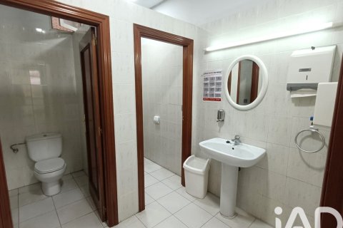 Commercial property for sale in Leon, Spain 3 bedrooms, 215 sq.m. No. 172457 - photo 15