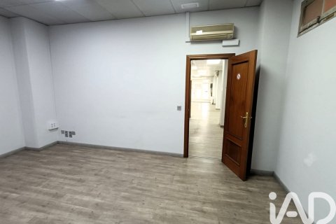 Commercial property for sale in Leon, Spain 3 bedrooms, 215 sq.m. No. 172457 - photo 8