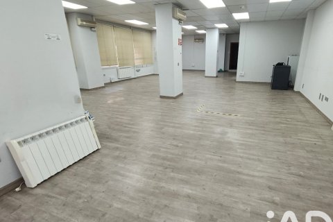 Commercial property for sale in Leon, Spain 3 bedrooms, 215 sq.m. No. 172457 - photo 19