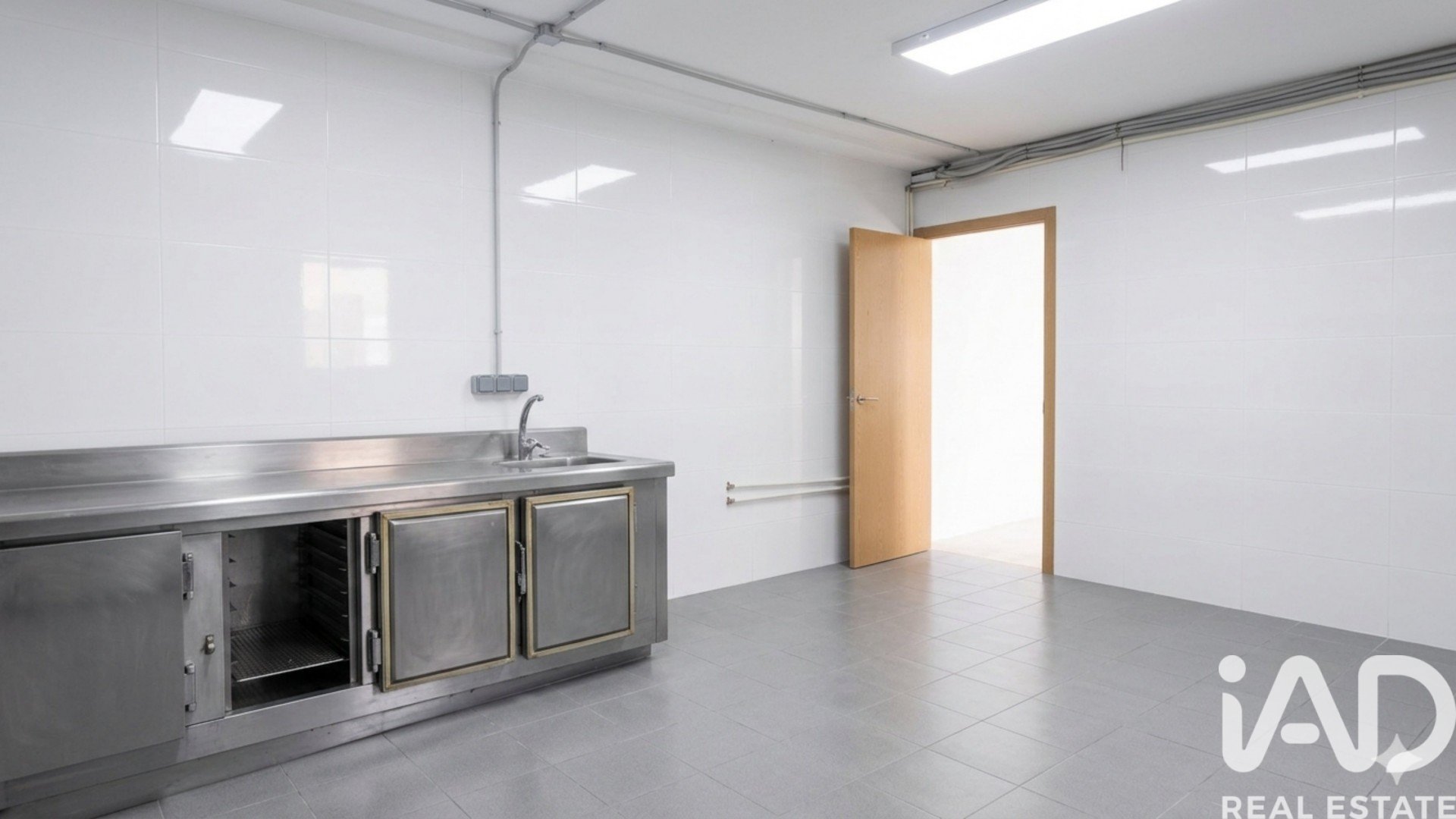 Commercial property à Haro, La Rioja, Espagne 909 m2 No. 172458
