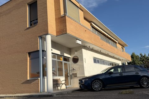 Commercial property for sale in Medina del Campo, Valladolid, Spain 1037 sq.m. No. 172168 - photo 22