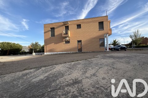 Commercial property for sale in Medina del Campo, Valladolid, Spain 1037 sq.m. No. 172168 - photo 3
