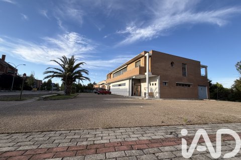 Commercial property for sale in Medina del Campo, Valladolid, Spain 1037 sq.m. No. 172168 - photo 9