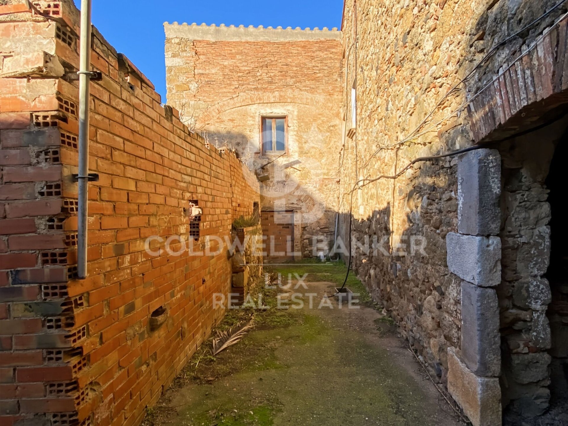 Сasa en Girona, Gerona, España 6 dormitorios, 900 m2 No. 159721