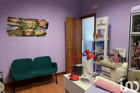 Продажа коммерческой недвижимости в Леон, Испания 3 спальни, 86м2 №185946 - фото 11