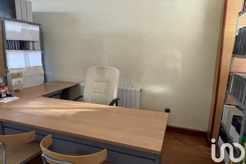 Продажа коммерческой недвижимости в Леон, Испания 3 спальни, 86м2 №185946 - фото 3